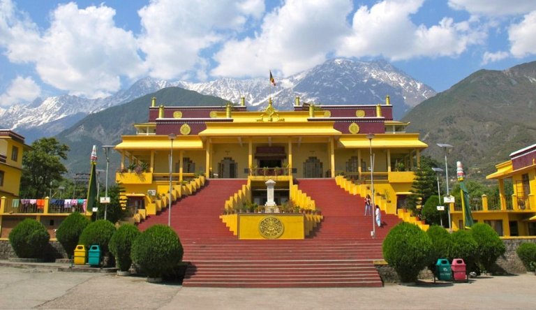 dalai-lama-temple-dharamshala.jpg
