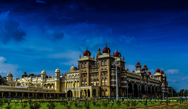 mysore-palace-in-th-evening-karnataka-india.jpg