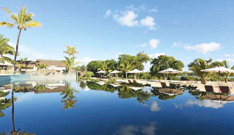 Radisson-Blu-Azuri-Resort-Spa-Pool1.jpg